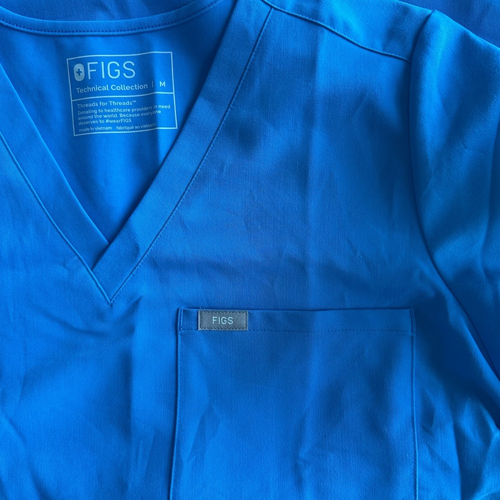 Figs Capri Blue Catarina Scrub Top - M